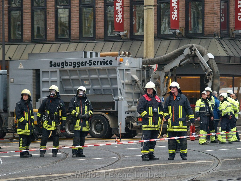 Gasaustritt Koeln Mitte Hahnenstr    P053.JPG